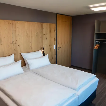 Wolke 4-7 Hotel 2*